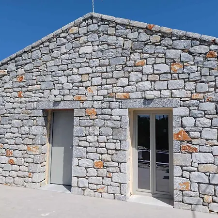 アパート Anastasakos